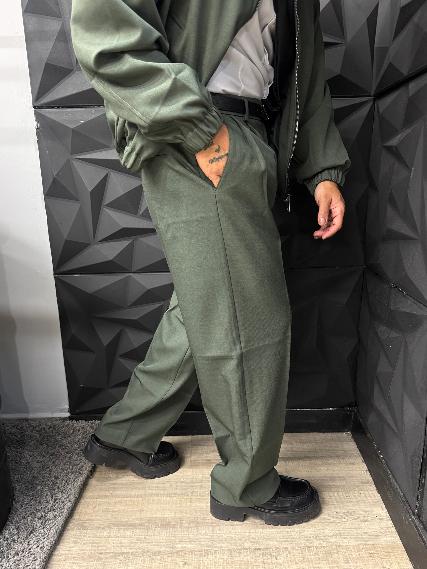 Set AVIATOR
